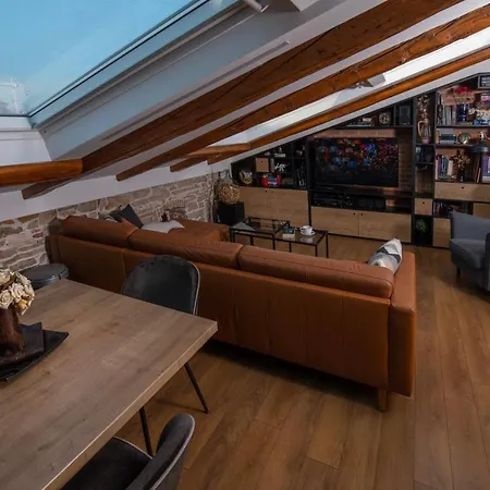 Urban Viktor - Downtown Apartamento