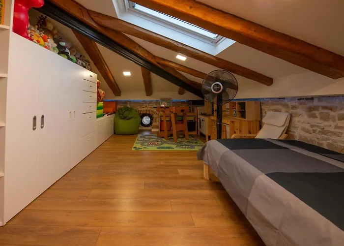 Urban Viktor - Downtown